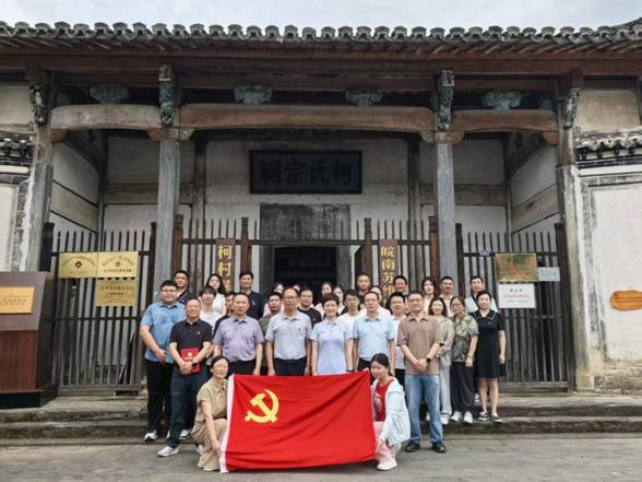 市文化和旅游局举办“赓续红色血脉 汲取奋进力量 争做文旅先锋”红色主题党日活动